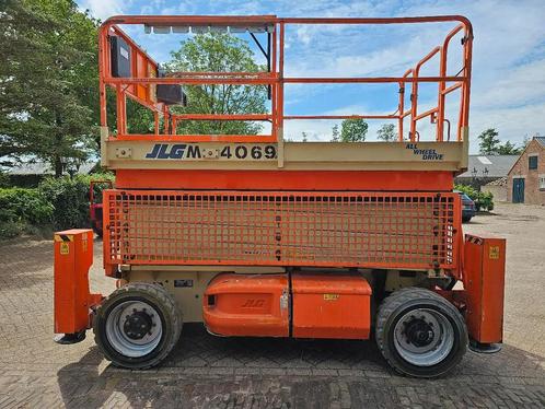 JLG 675 uur 14 m schaarlift hoogwerker bi energie 4 wd, Articles professionnels, Machines & Construction | Ascenseurs, Échafaudages & Échelles