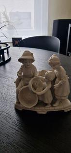 Bisquit porselein beeldje, Antiek en Kunst, Ophalen of Verzenden