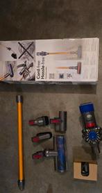 Dyson V8  🚫CASSÉ🚫+ accessoires + boîte pour pièce, Electroménager, Enlèvement, Aspirateur