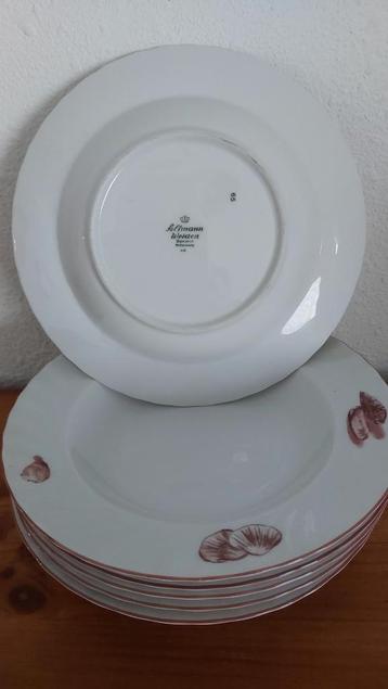 6 assiettes à soupe, Enlèvement ou Envoi
