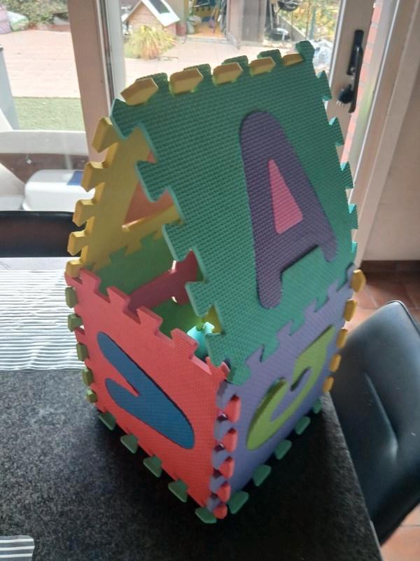 tapis de puzzle ABC, Enfants & Bébés, Jouets | Vêtements de jeu, Comme neuf, Enlèvement ou Envoi