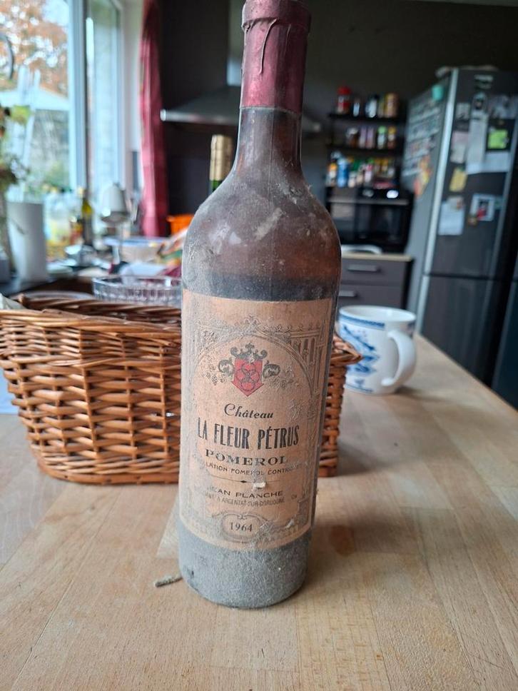 Een fles Château La Fleur Petrus 1964, Verzamelen, Wijnen