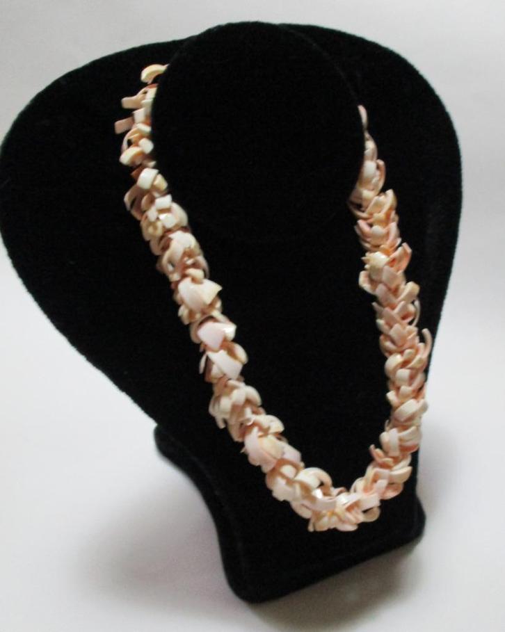 Ketting: KS001 Rose Halve Schelp Stukjes  43½ cm., Handtassen en Accessoires, Kettingen, Nieuw, Steen of Mineraal, Roze, Verzenden