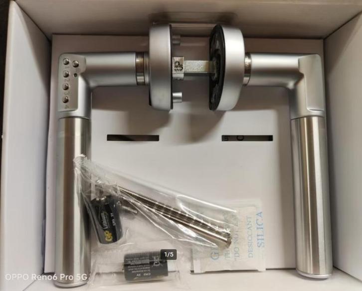 Yale codeklink, volledig nieuw en ongeopend., Doe-het-zelf en Bouw, Hang- en Sluitwerk, Nieuw, Klink of Kruk, Inox, Ophalen of Verzenden