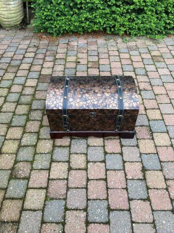 houten kistje beschikbaar voor biedingen