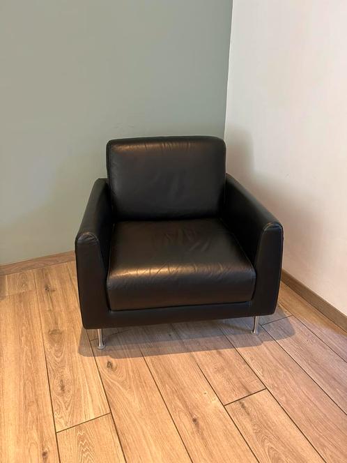 Zwarte zetel / zwarte fauteuil in zeer goede staat, Huis en Inrichting, Zetels | Zetels, Zo goed als nieuw, Eenpersoons, Ophalen