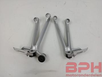 Duo voetsteunen Suzuki GSX-R 1000 K5 - K6 2005 t/m 2006 voet beschikbaar voor biedingen