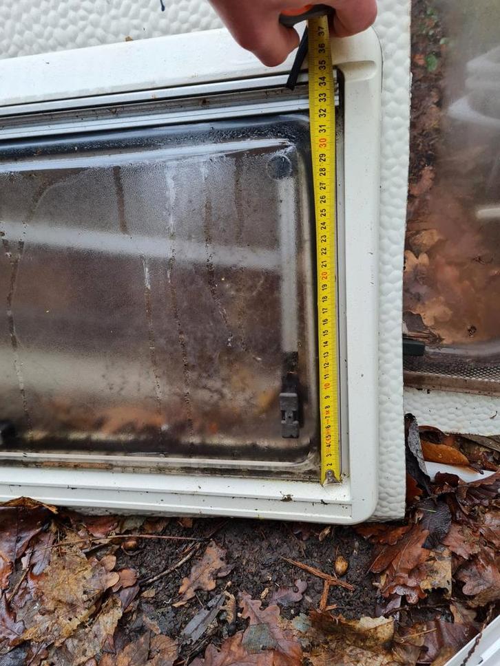 2 fenêtres de caravane avec fonction poulet, Caravanes & Camping, Caravanes, Particulier, Enlèvement