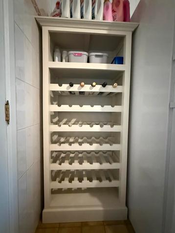 Opberg en wijnrek in beige hout. beschikbaar voor biedingen