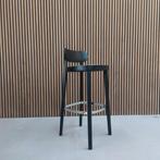Thonet 118 Barkruk – Zwart met gevlochten riet zitting, Antiek en Kunst, Ophalen of Verzenden