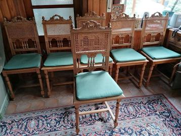 6 oude antieken stoelen