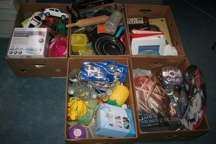 lot rommelmarkt spullen 5 banaandozen, Divers, Lots de brocante, Enlèvement ou Envoi