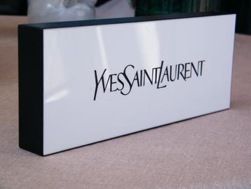 YSL - Yves saint Laurent - présentoir de vitrine "Vintage"
