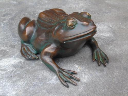 statue d une grosse grenouille en bronze patinée brun vert ., Jardin & Terrasse, Statues de jardin, Neuf, Animal, Autres matériaux