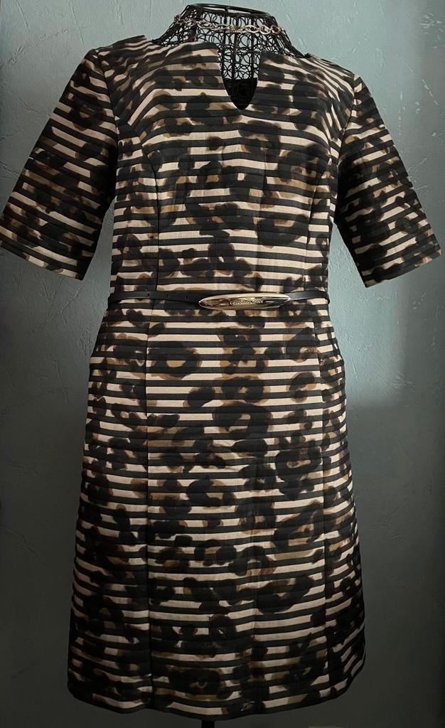 Caroline Biss 36 NIEUW zeer schone jurk met ceintuur, Kleding | Dames, Jurken, Nieuw, Maat 36 (S), Overige kleuren, Ophalen of Verzenden