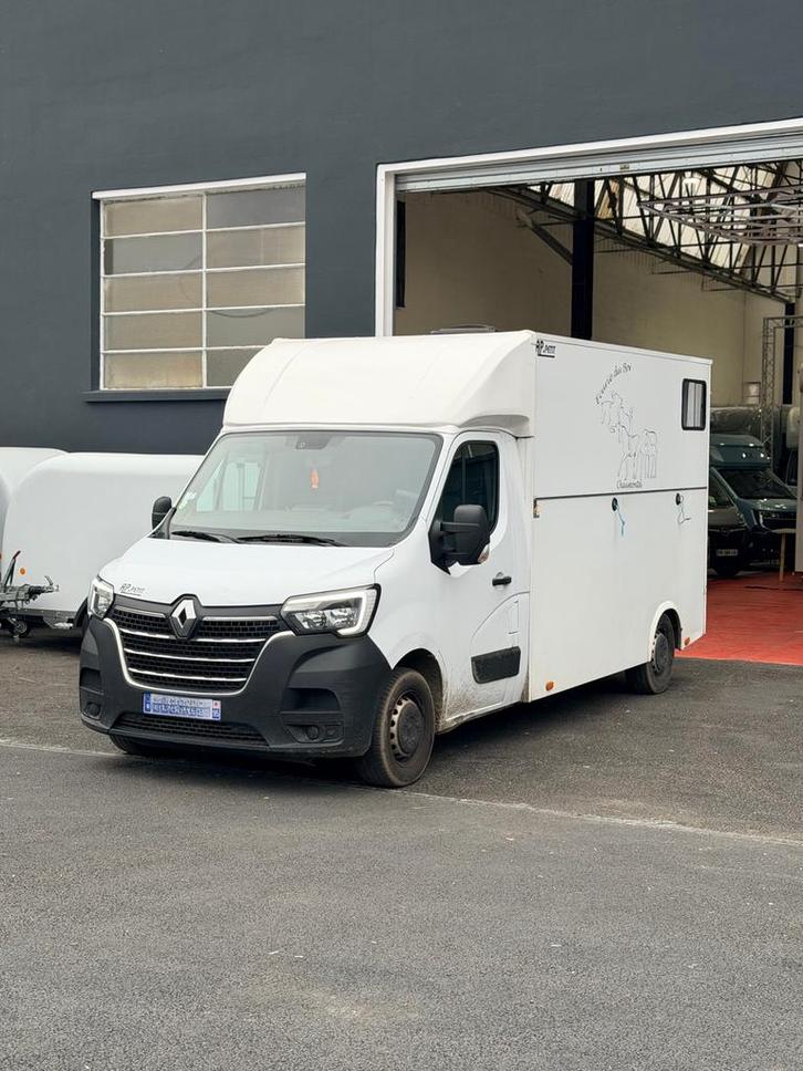 Camion chevaux vl stalles tva recup, Auto's, Vrachtwagens, Bedrijf, Achteruitrijcamera, Renault, Diesel, Handgeschakeld, BTW verrekenbaar
