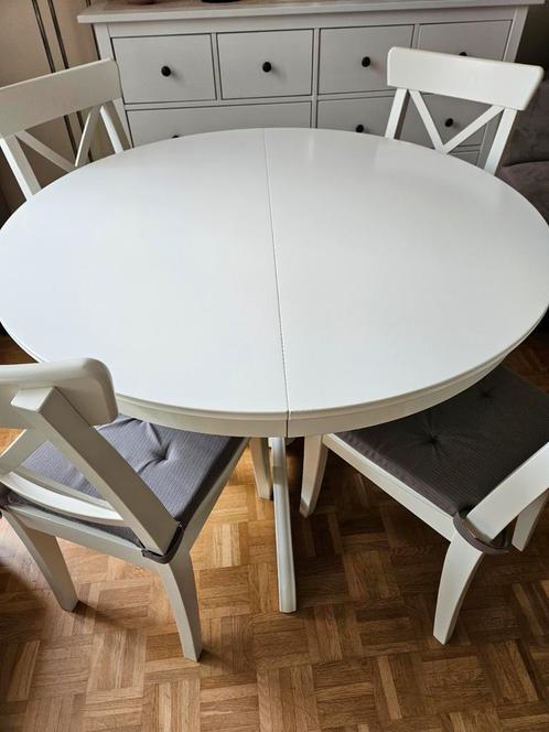 Table extensible, blanc, 110/155 cm + 4 chaises IKEA, Maison & Meubles, Salles à manger complètes, Comme neuf