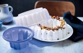 Nieuwe vliegende schotel van tupperware  beschikbaar voor biedingen