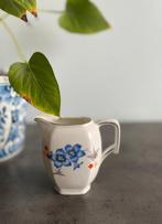 Pot à lait en porcelaine antique, Enlèvement