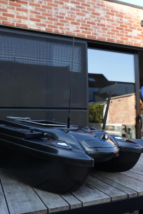 Monster Baitboat S voerboot met raymarine dragonfly 5, Watersport en Boten, Hengelsport | Karpervissen, Zo goed als nieuw, Ophalen
