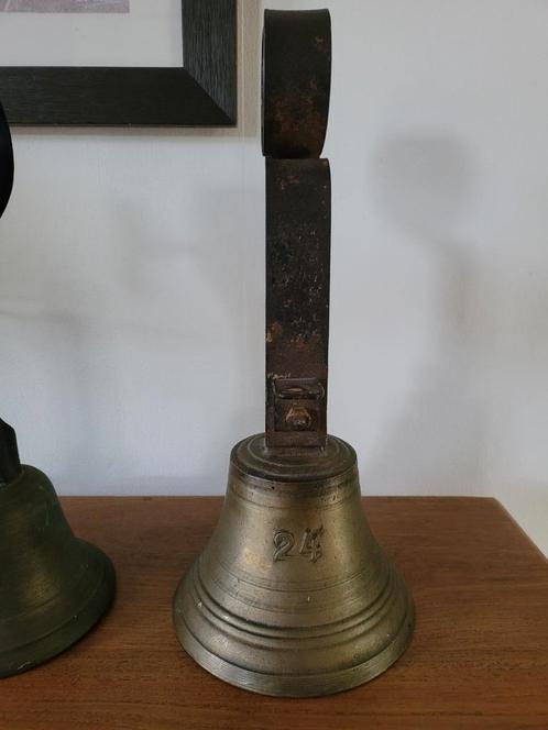 Zeldzame oude grote bronzen winkelbel nr. 24, Antiek en Kunst, Antiek | Brons en Koper, Brons, Ophalen of Verzenden
