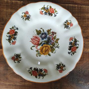 Oud groot bord beschikbaar voor biedingen