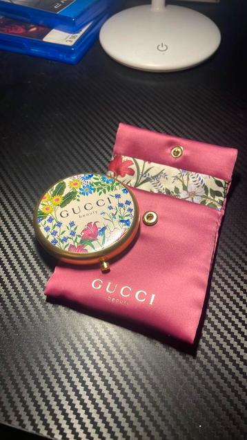 Miroir gucci beschikbaar voor biedingen