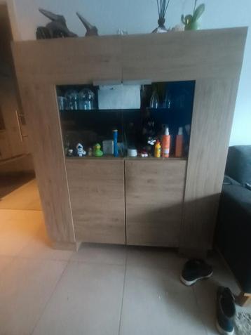 Barkast beschikbaar voor biedingen