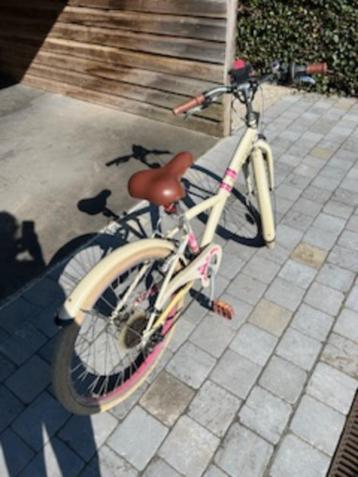 Kinderfiets Retro Btwin 24 inch in goeie staat beschikbaar voor biedingen
