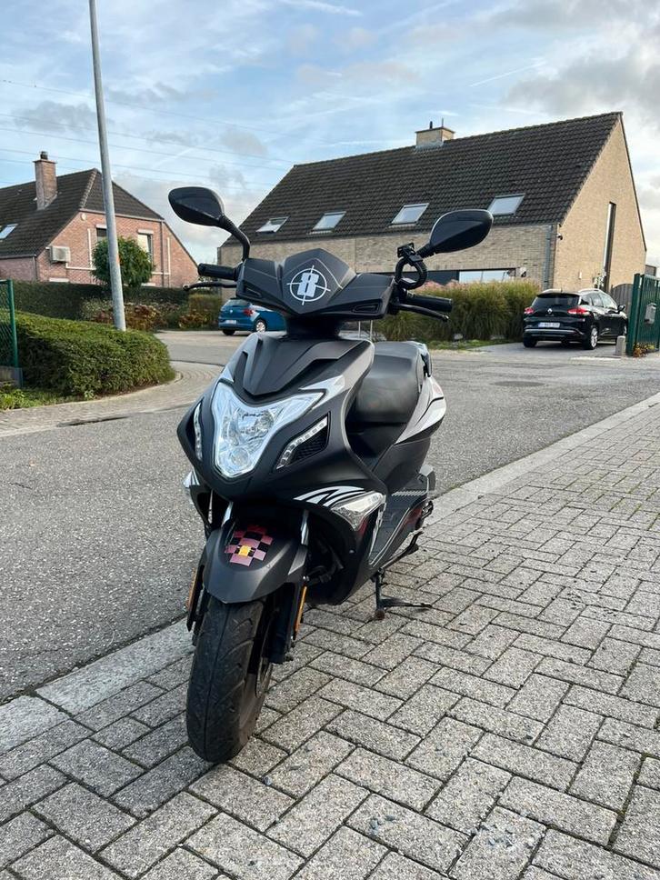Scooter AGM R8 50cc – goed onderhouden, start altijd, Fietsen en Brommers, Scooters | Overige merken, Gebruikt, Klasse B (45 km/u)