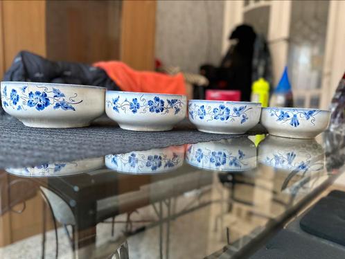 Lot 4 bols anciens Nimy Made in Belgium fleurs bleues, Antiek en Kunst, Antiek | Keramiek en Aardewerk, Ophalen of Verzenden