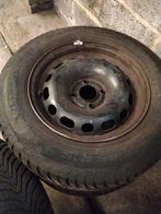 pneus hiver vredestein 205/65/R15 comme neuf, Autos : Pièces & Accessoires, Pneus & Jantes, Pneus hiver, Pneu(s), Enlèvement, Utilisé