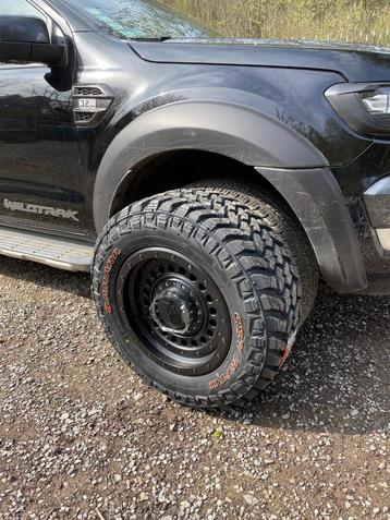 4 Velgen panzer Matt black met off road banden  beschikbaar voor biedingen