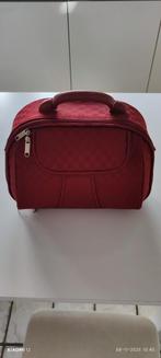De rode beautycase of toilettas, make-up koffer., Softcase, Ophalen of Verzenden, Rood, Zo goed als nieuw