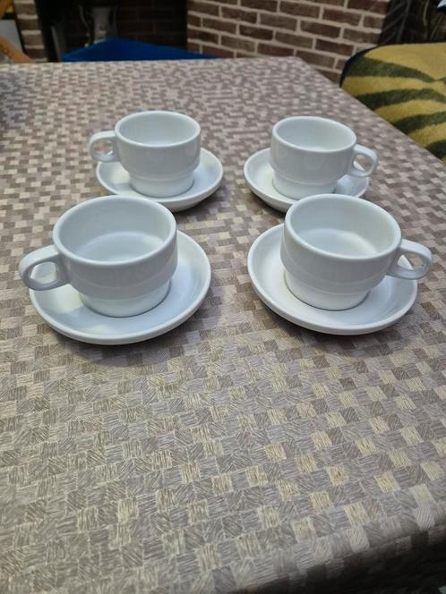 Thomas Rosenthal Germany 4 porseleinen koffie tassen gemerkt, Verzamelen, Porselein, Kristal en Bestek, Zo goed als nieuw, Ophalen of Verzenden