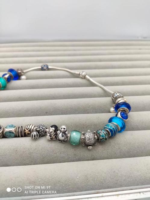 lot Pandora bracelets et charms, Handtassen en Accessoires, Armbanden, Zo goed als nieuw, Zilver, Zilver, Ophalen of Verzenden