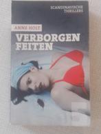 Boek : Verborgen feiten. Scandinavië thriller, Gelezen, Scandinavië, Ophalen of Verzenden, Anna Holt