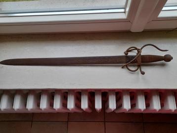 IJzeren zwaard. beschikbaar voor biedingen