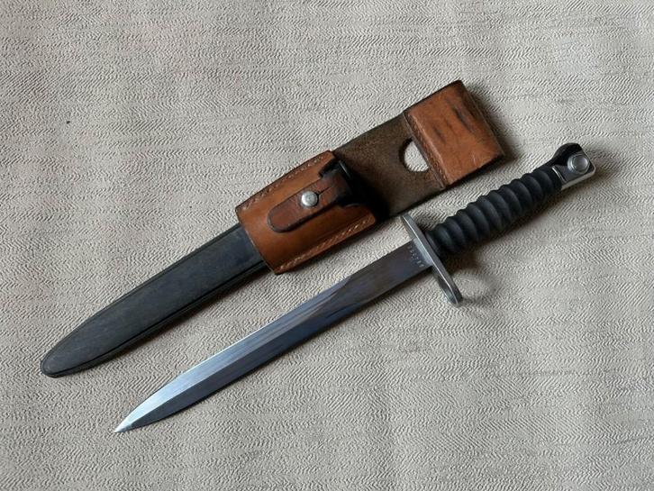 Zwitserse Stgw 57 bajonet - Sturmgewehr 57 met frog, Verzamelen, Militaria | Algemeen, Landmacht, Kleding of Schoenen, Ophalen of Verzenden
