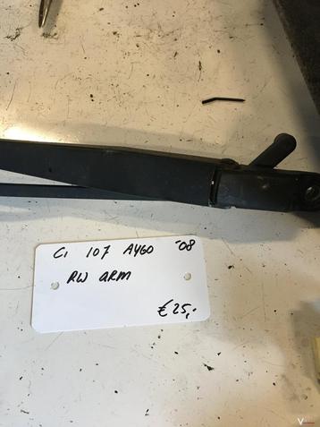 Citroen C1 Toyota Aygo Peugeot 107 1.0 2008  Ruitenwisserarm beschikbaar voor biedingen