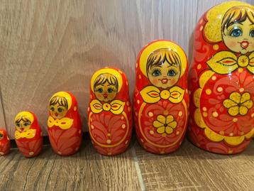 baboushka poppen beschikbaar voor biedingen