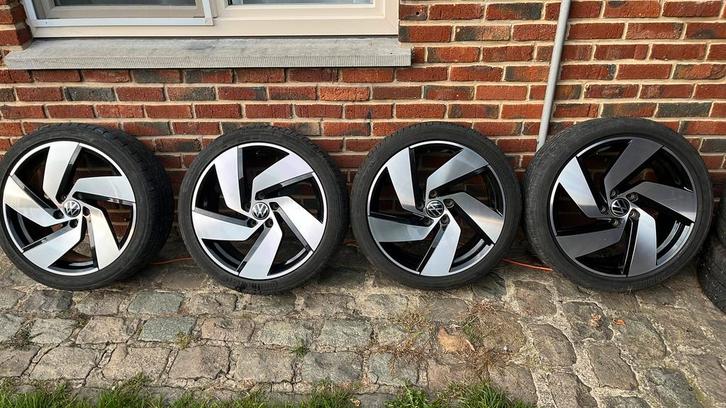 Jantes origine vw golf 8, Auto-onderdelen, Banden en Velgen, Banden en Velgen, Zomerbanden, 18 inch, 225 mm, Personenwagen, Gebruikt