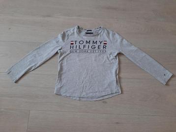 💙 Tommy hilfiger grijze longsleeve  maat 128 beschikbaar voor biedingen