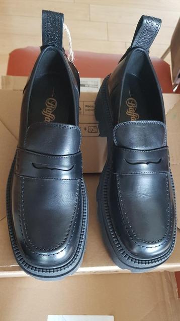 chaussures buffalo (loafers) neuves
