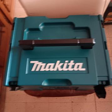 MAKITA BOOR + ACCESSOIRES SPLINTERNIEUW. 