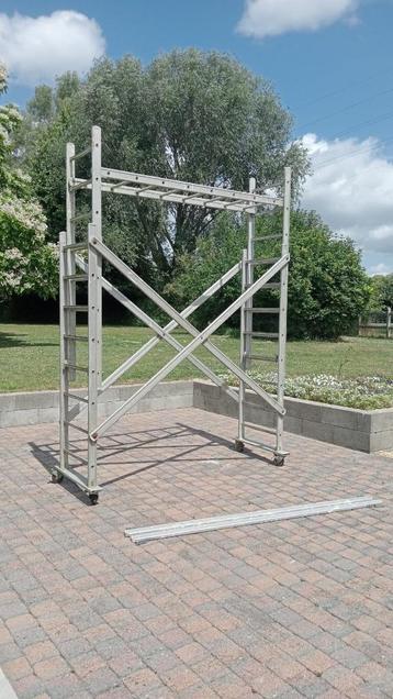 Steiger - rolsteiger - stelling kwalitatief verstelbaar beschikbaar voor biedingen