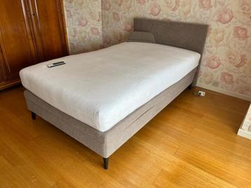 elektrisch bed van 120 cm breed beschikbaar voor biedingen