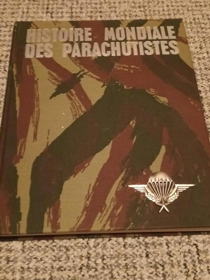 Boek van Franse parachutisten, militaire legermilitaria, Verzamelen, Militaria | Algemeen, Ophalen of Verzenden