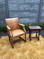 Antieke lederen fauteuil en eiken bijzettafel, Ophalen