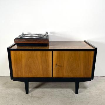 Vintage audiomeubel, notenhout hoogglans  beschikbaar voor biedingen